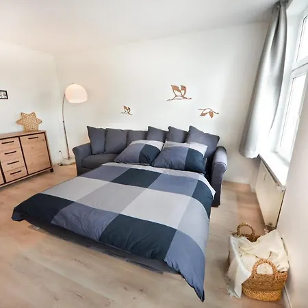 Apartmenthaus Fritz Reuter * Schwerin (Mecklenburg-Vorpommern)