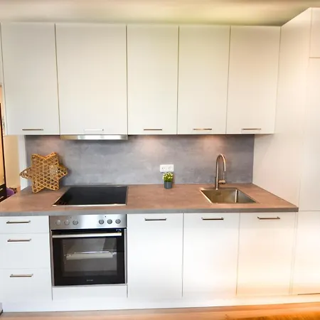 Apartmenthaus Fritz Reuter * Schwerin (Mecklenburg-Vorpommern)